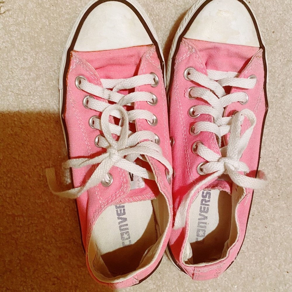 Pink Low Top Converse!!!!